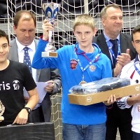 Siegerehrung U14 mit Robby Kevlishvili (4. Platz)